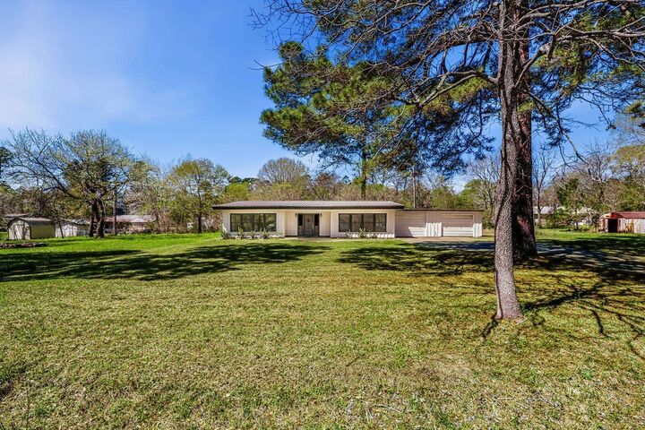 Property Photo:  16 Pine Lake Dr.  TX 77340 
