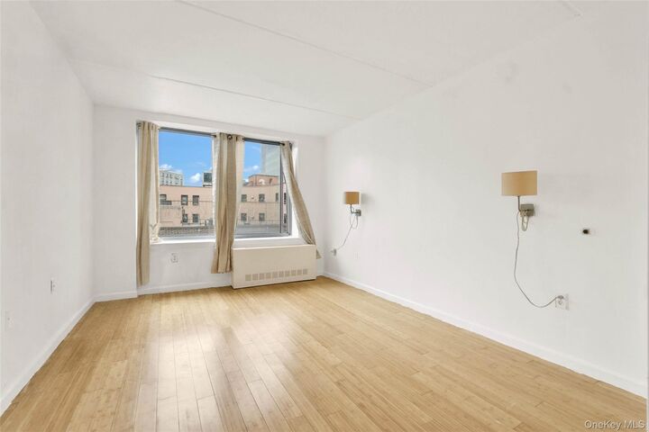 Property Photo:  837 Washington Avenue 4B  NY 10451 