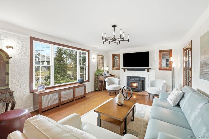 Property Photo:  11 Van Buren Place  NY 10603 