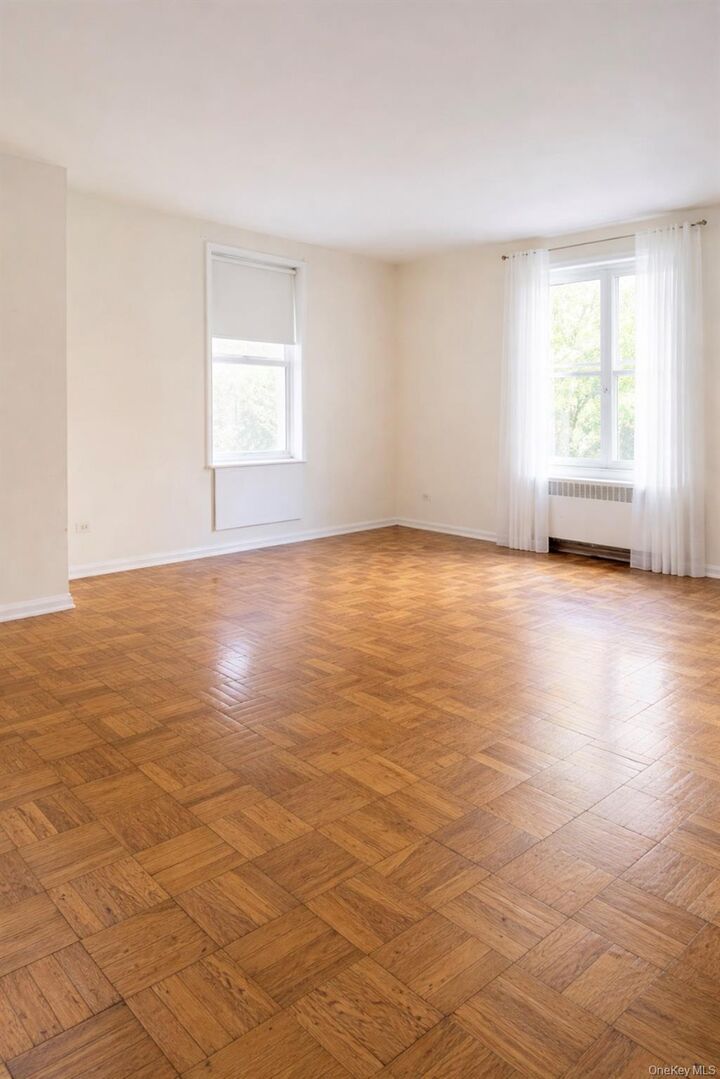 Property Photo:  2255 Cruger Ave. 1B  NY 10467 