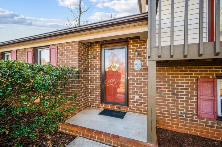 Property Photo: 1071 Great Oaks Road VA 24551