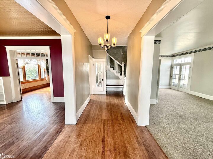 Property Photo:  1303 N 6th Street  IA 52601 