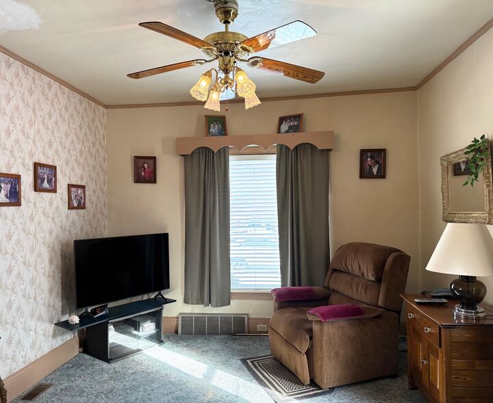 Property Photo:  809 N Linn Street  MI 48706 