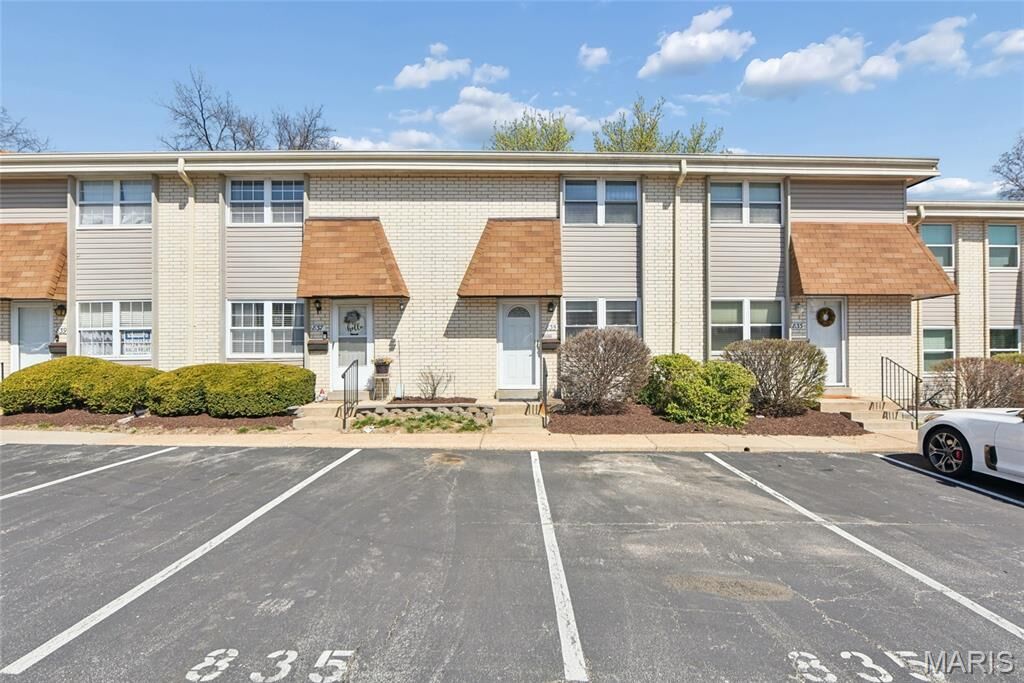 Property Photo:  835 Lilybud Court  MO 63011 