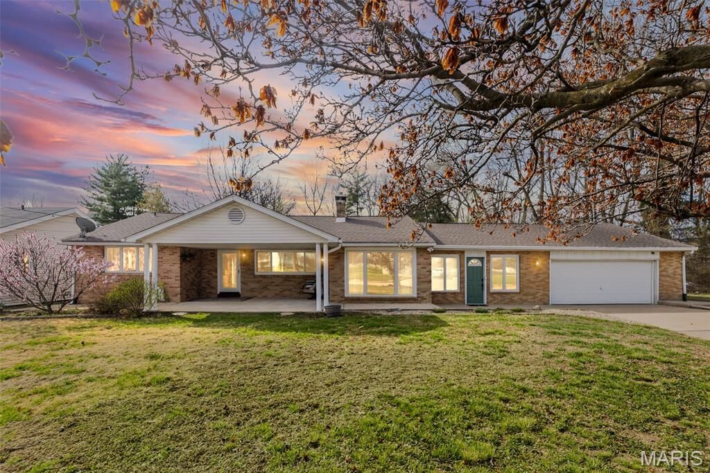 Property Photo:  2305 W Delmar Avenue  IL 62035 