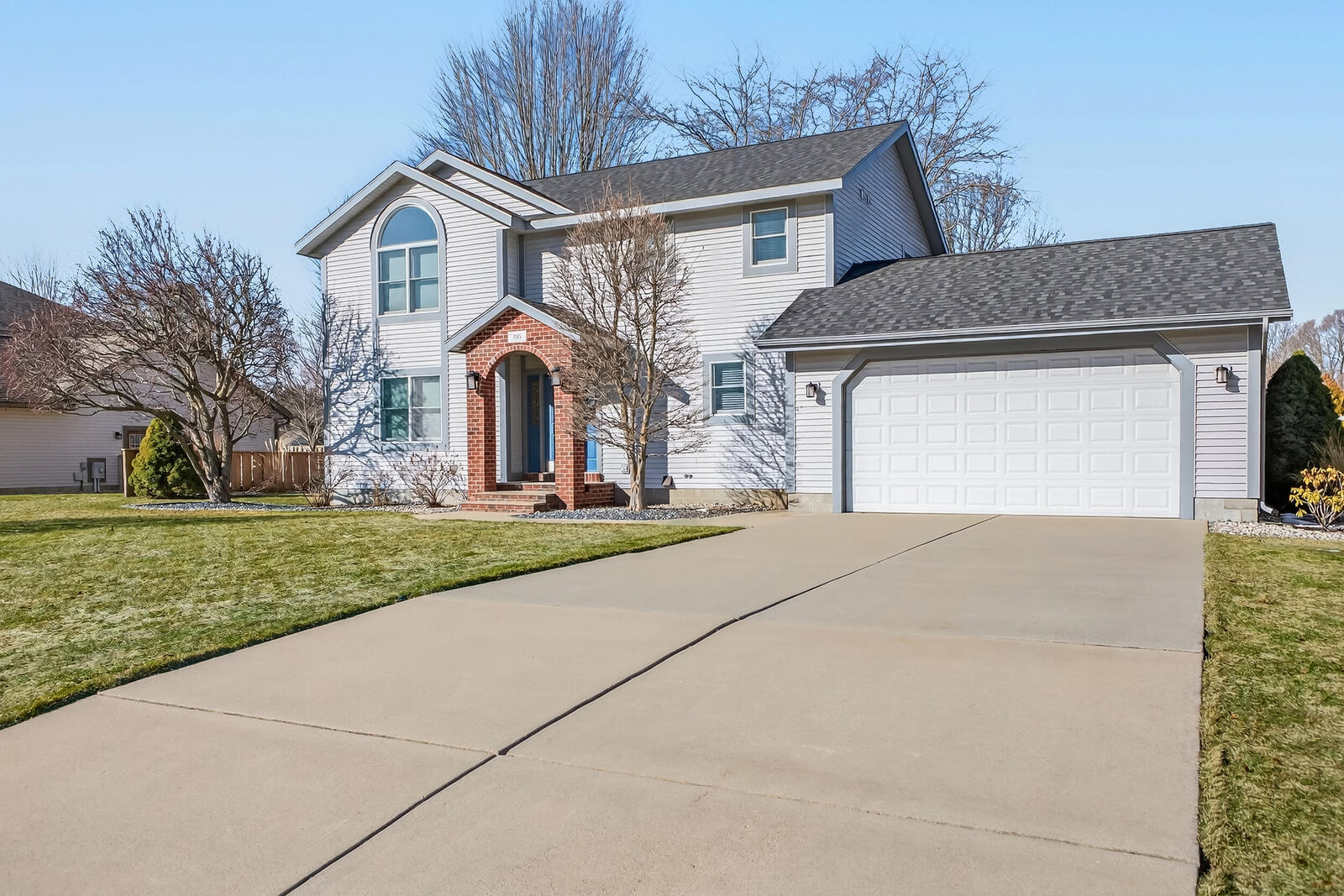 Property Photo:  5115 Ossad Drive  MI 49441 