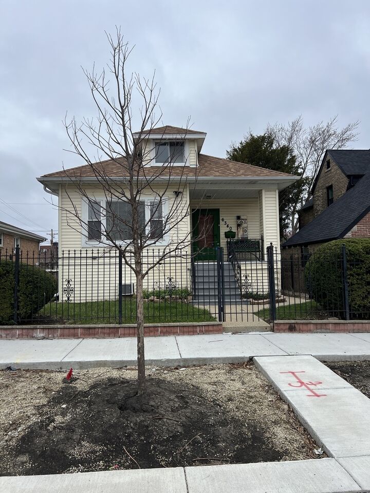 Property Photo:  6340 W Barry Avenue  IL 60634 