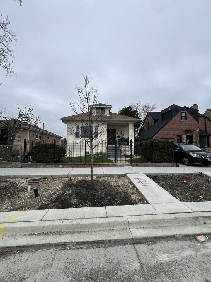 Property Photo:  6340 W Barry Avenue  IL 60634 