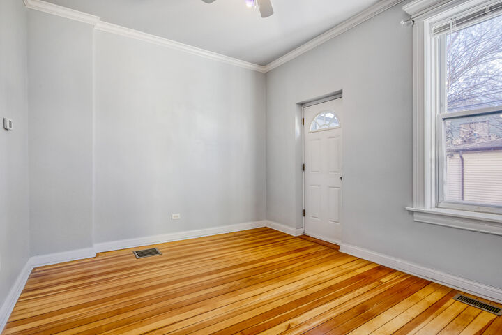 Property Photo: 2515 W Augusta Boulevard 1S IL 60622