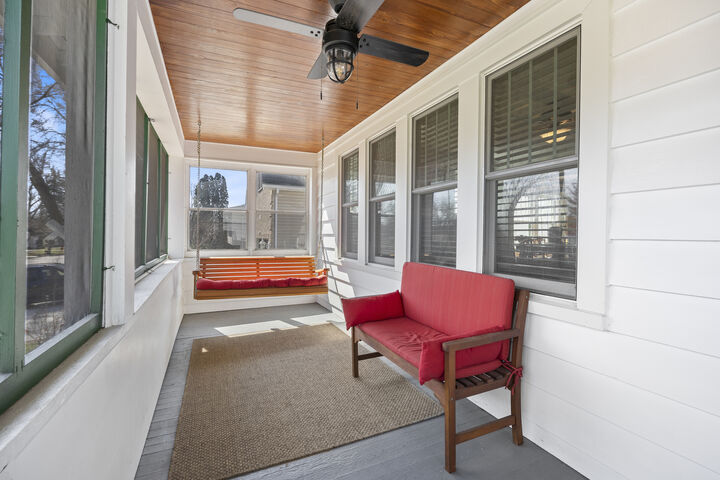 Property Photo:  0S644 East Street  IL 60190 