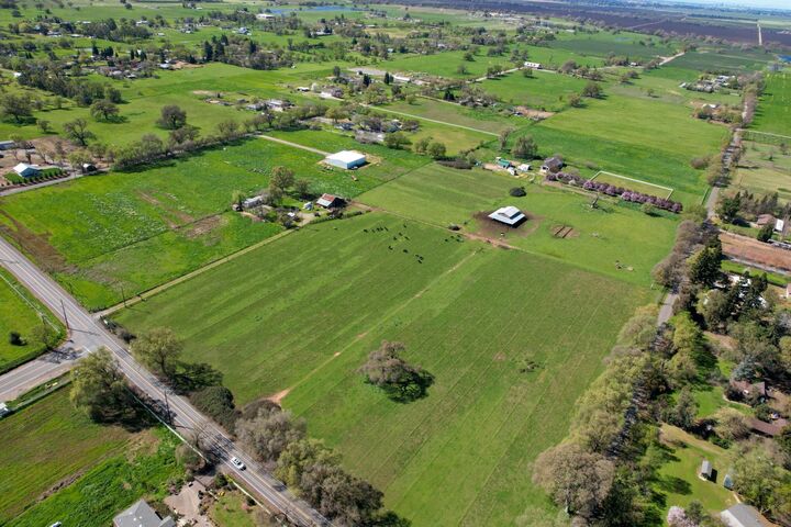 Property Photo:  8960 Dillard Road  CA 95693 