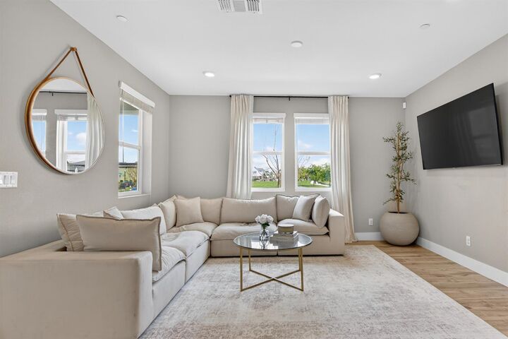 Property Photo:  2861 Bathford Street  CA 95833 