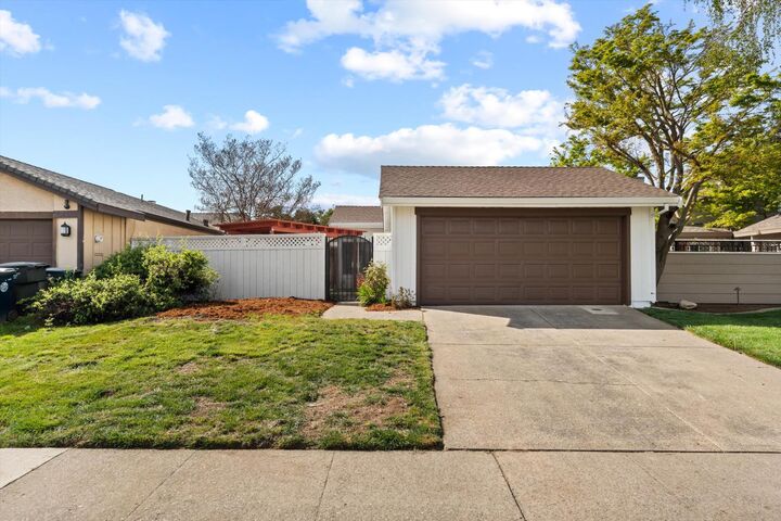 Property Photo:  179 Cedar Rock Circle  CA 95823 