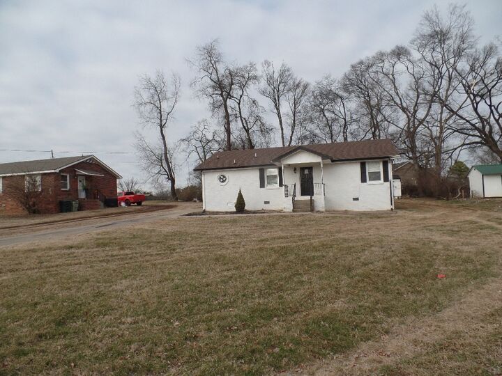 Property Photo:  106 Richland Ct  TN 37066 