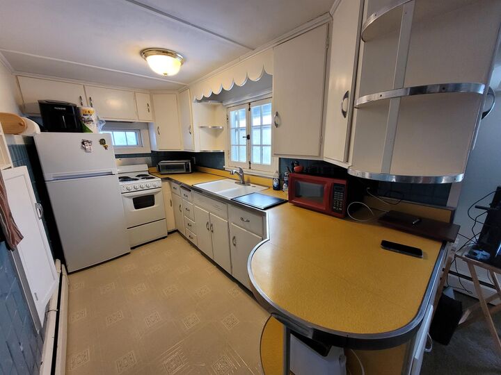 Property Photo:  4 Tulip Street  VT 05851 