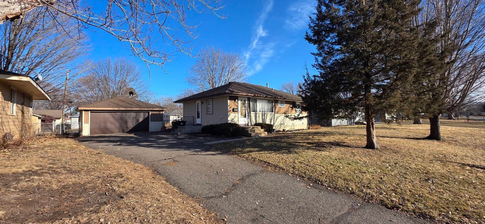 Property Photo:  5924 Regent Avenue N  MN 55429 