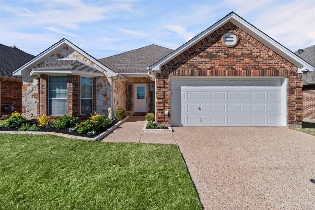 Property Photo: 111 Crestway Drive 24 TX 75104
