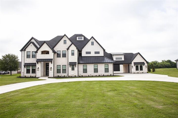 Property Photo:  405 Wilderness Trail  TX 75189 