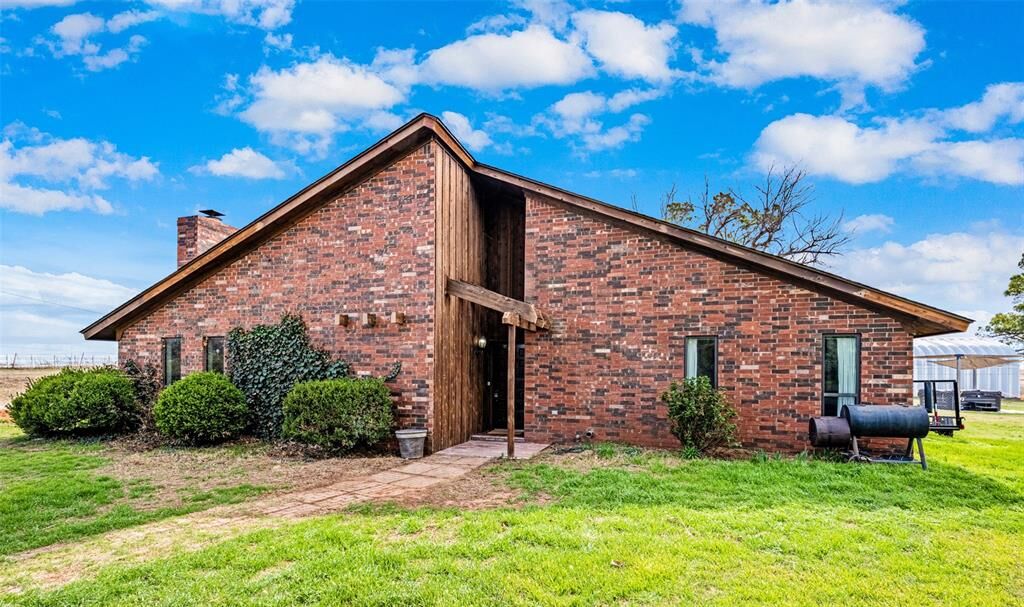 Property Photo:  1846 Highway 81 Highway  OK 73018 