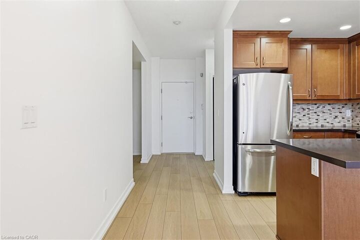 Photo de la propriété:  551 Maple Avenue 804  ON L7S 1M7 