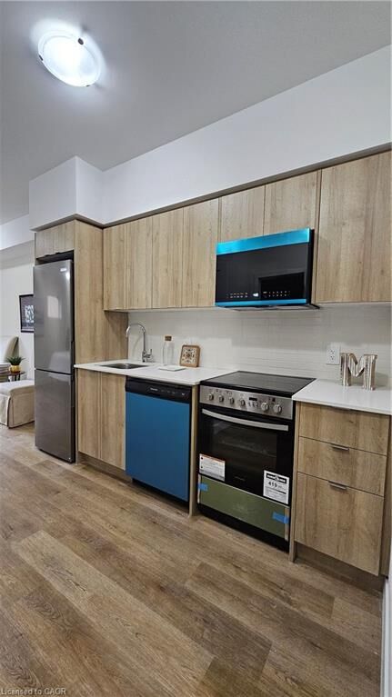 Photo de la propriété: 40 College Street 203 ON N2H 5A1