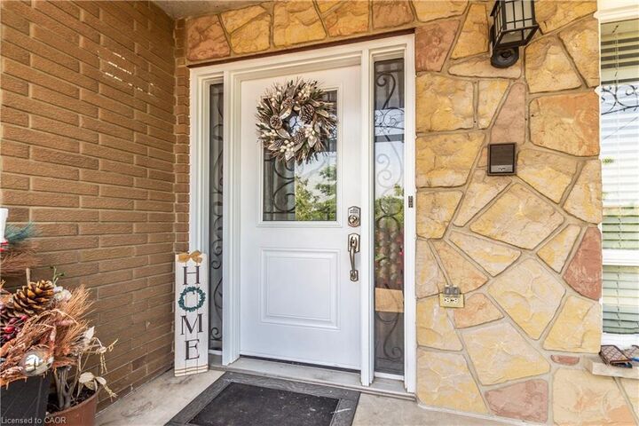 Property Photo:  404 Queenston Road  ON L8K 1J2 