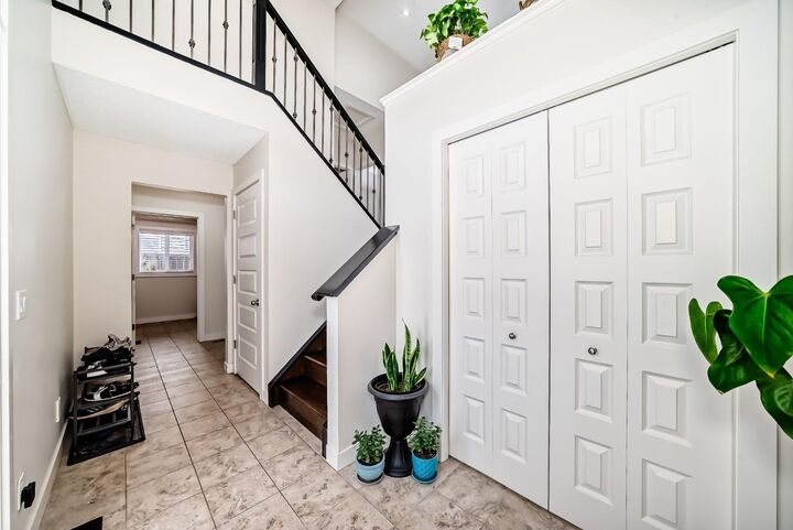 Property Photo: 612 Montgomery Close SE AB T1V 0B7