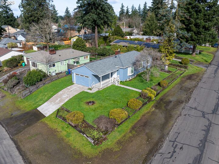 Property Photo:  8647 NE Schuyler St  OR 97220 