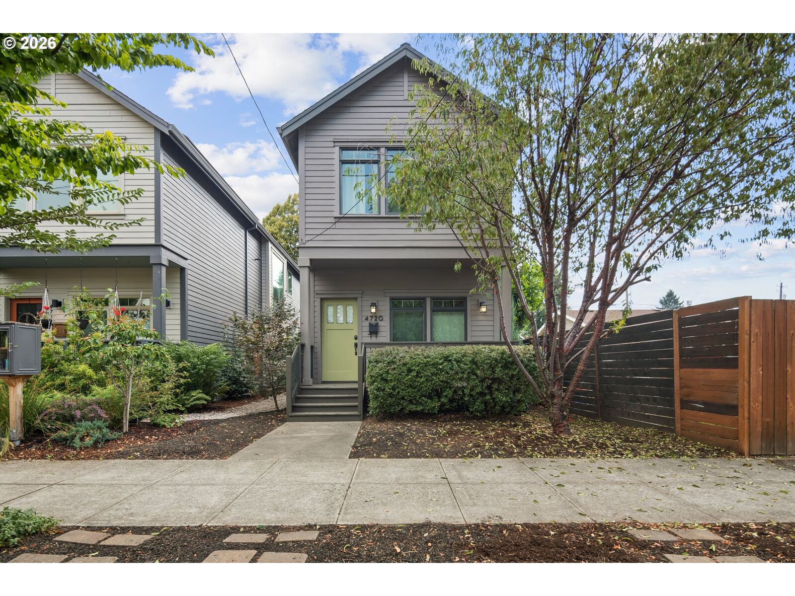 Property Photo: 4720 N Commercial Ave OR 97217