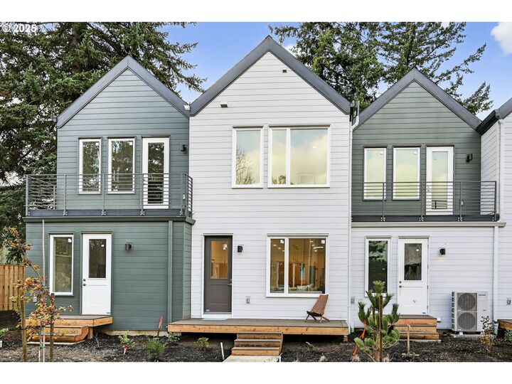 Property Photo:  7224 NE Going St  OR 97218 