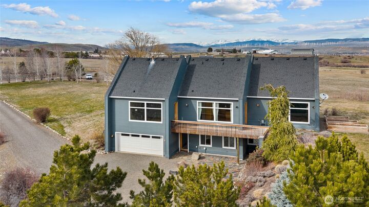 Property Photo:  610  Meadow View Drive  WA 98926 