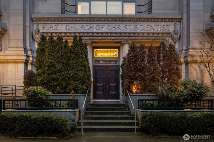 Property Photo:  1849  16th Avenue  WA 98112 