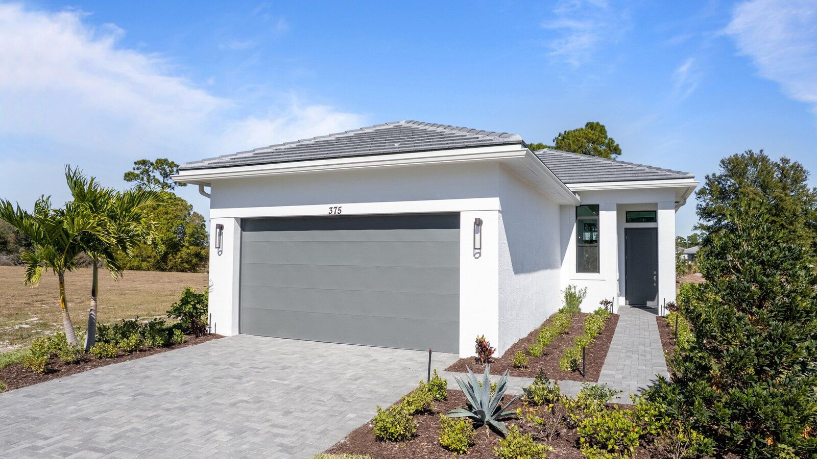 Property Photo:  375 SE Via Sangro  FL 34952 