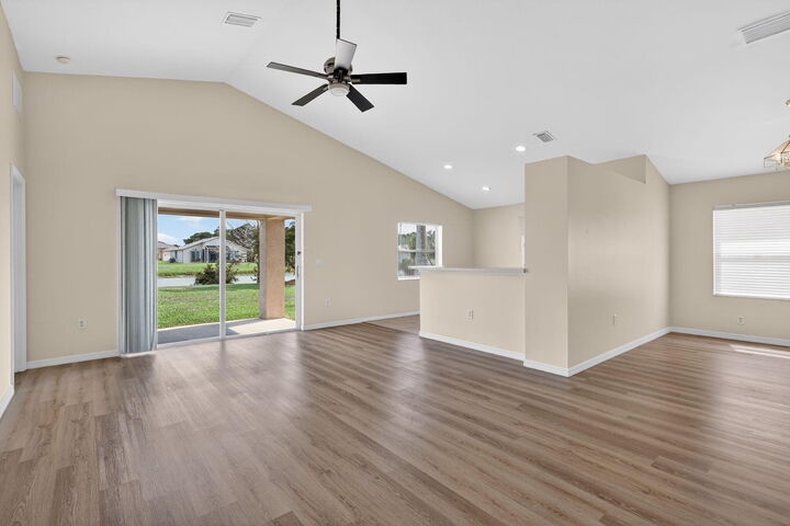 Property Photo:  521 SW Indian Key Drive  FL 34986 