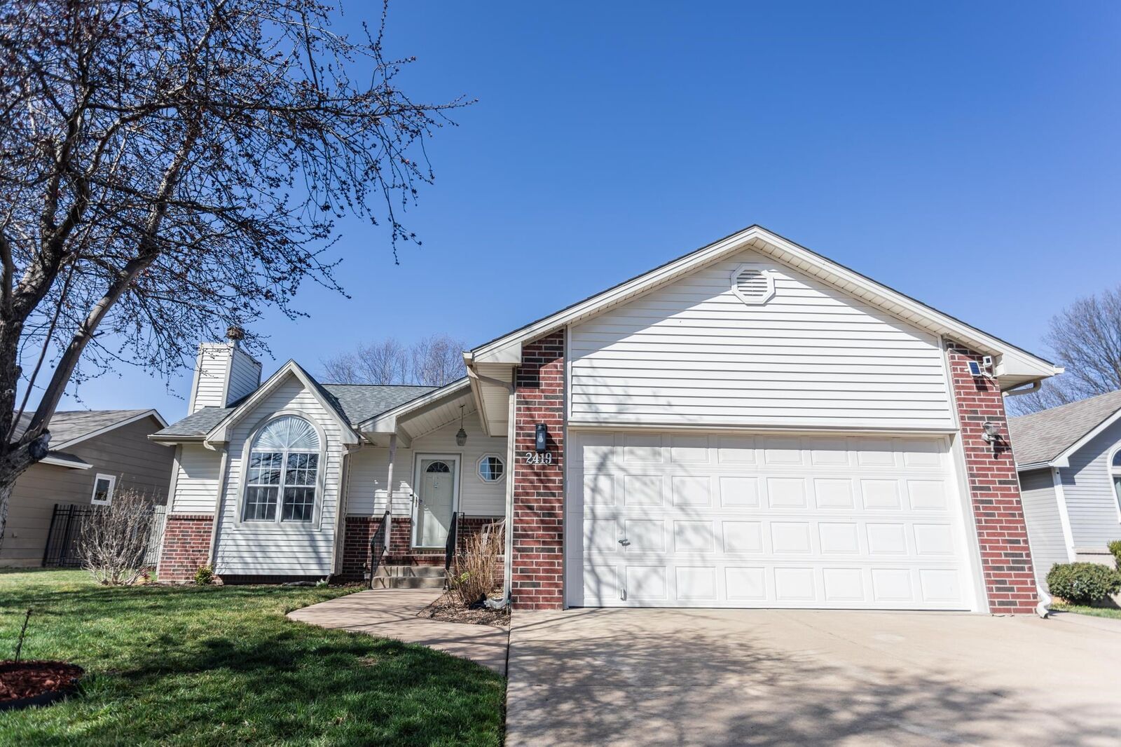 Property Photo: 2419 N Crestline St KS 67205