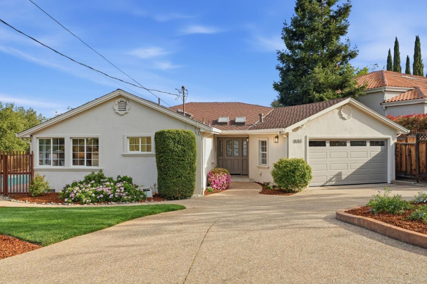 Property Photo:  1555 Plateau Avenue  CA 94024 