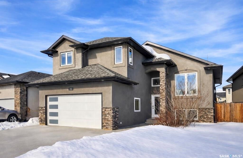 Property Photo: 271 Whalley Crescent SK S7T 0E6