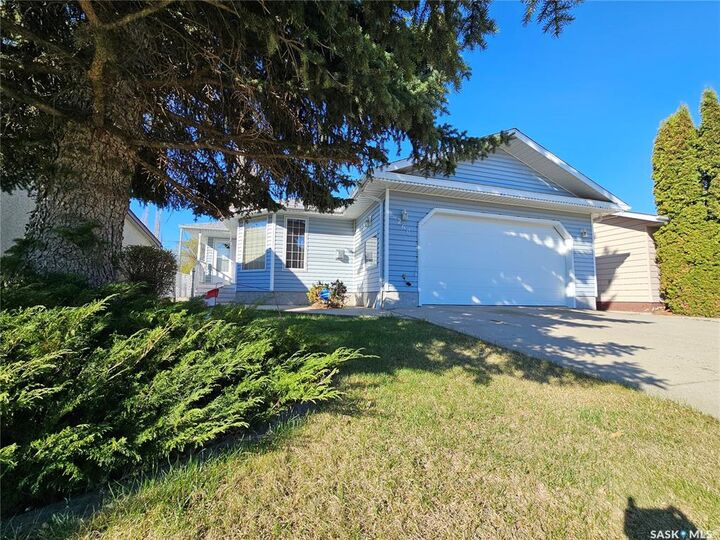 Property Photo: 260 5th Avenue E SK S0K 4L0