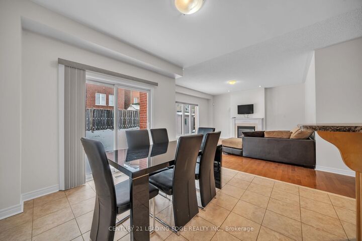 Photo de la propriété:  66 Woodbury Crescent  ON L3X 2T2 