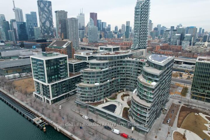 1 Edgewater Drive 823 — photo 1