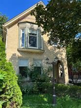 552 Adelaide Street N — photo 1
