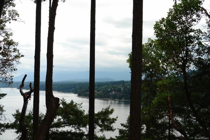 Property Photo:  106 Halibut Hill Rd  BC V0R 1X6 