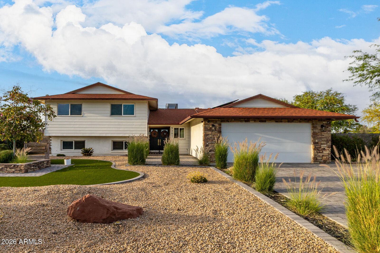 Property Photo:  5302 W Greenway Road  AZ 85306 