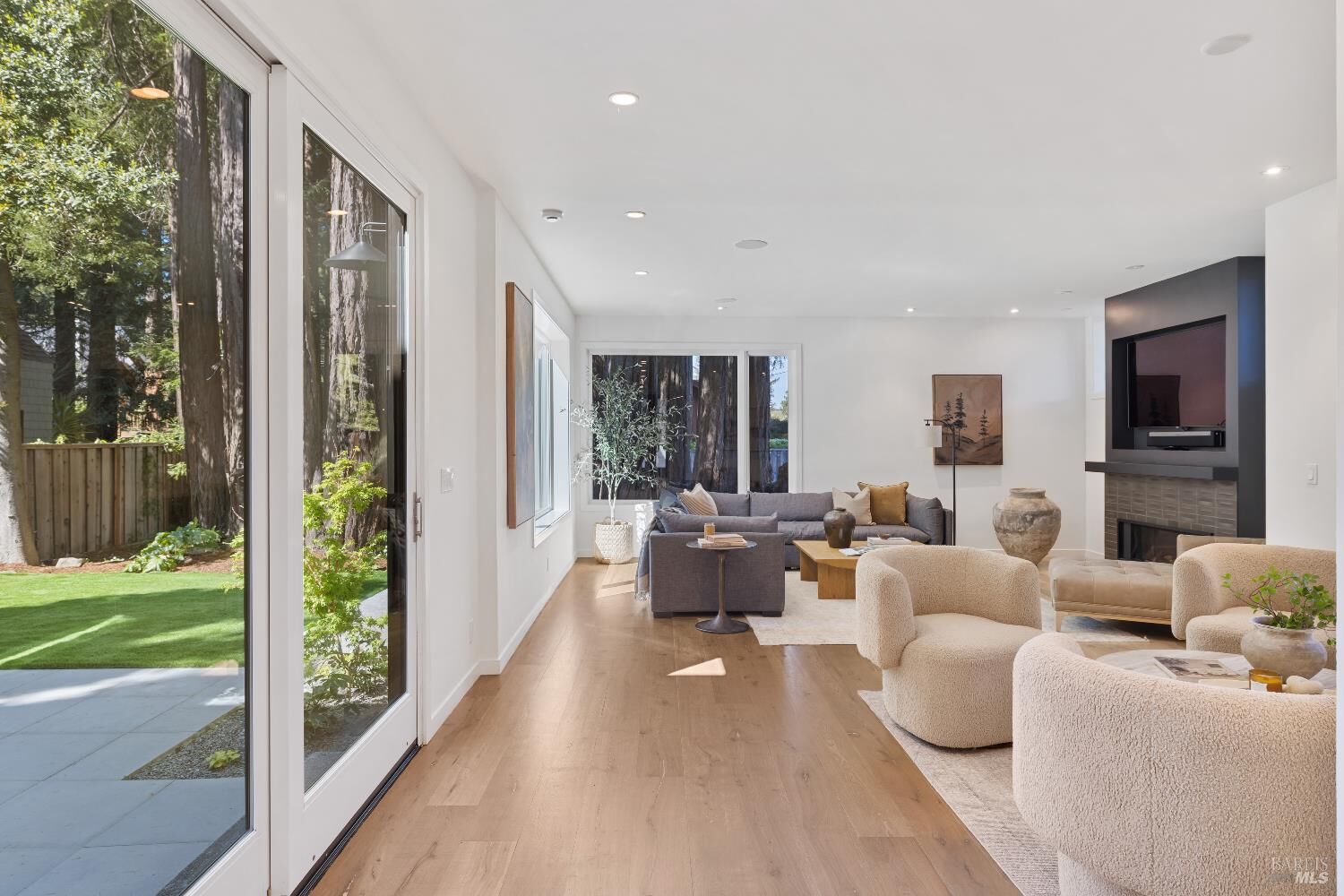 Property Photo:  104 Baltimore Avenue  CA 94939 