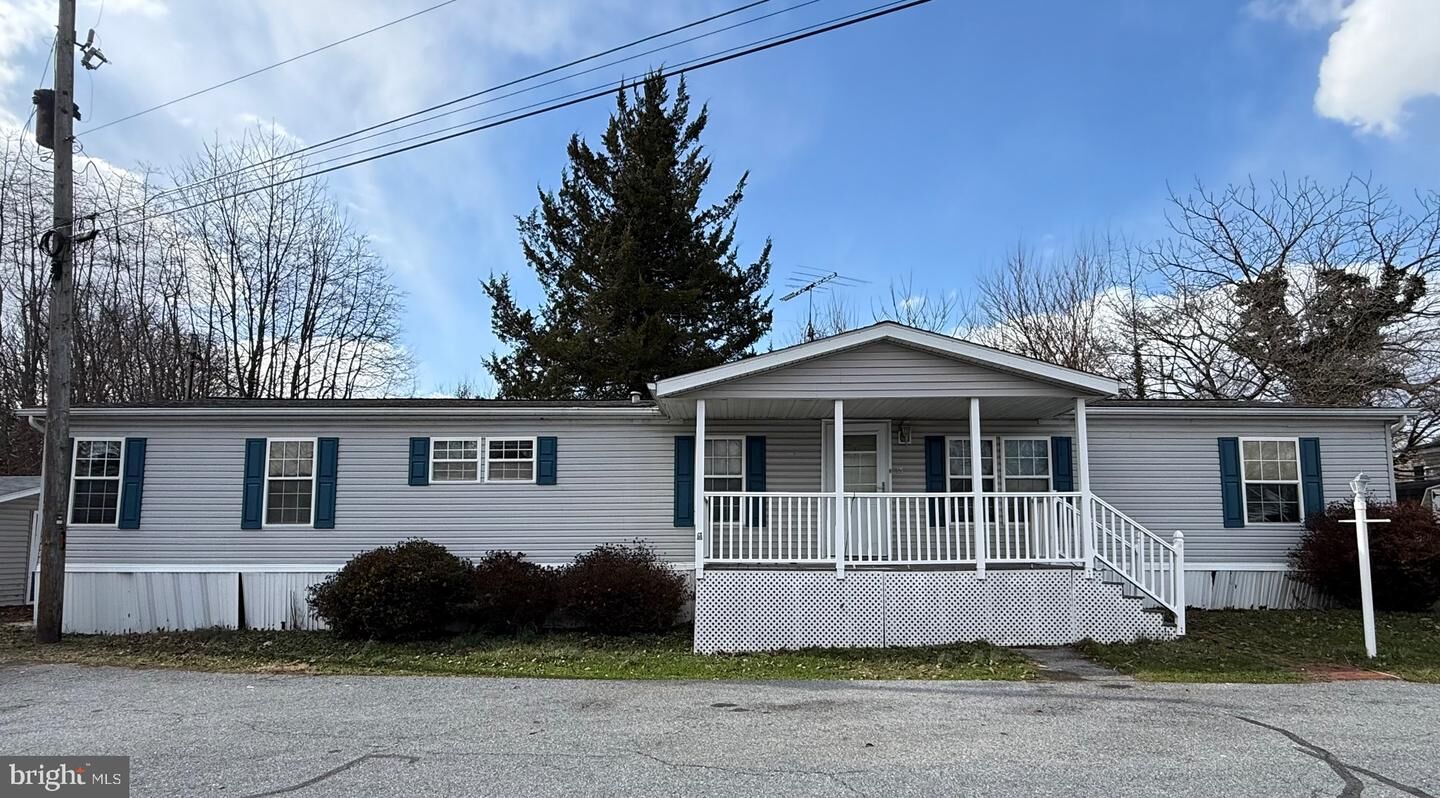 Property Photo:  15 Crystal Drive  PA 17545 
