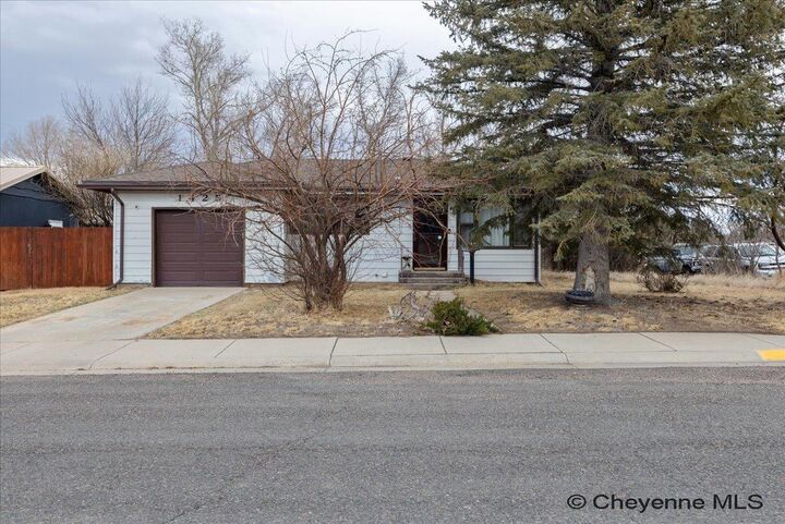 Property Photo:  1425 Palmer Dr  WY 82070 