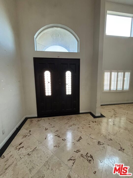 Property Photo:  2600 W Picadilly Way  CA 92801 