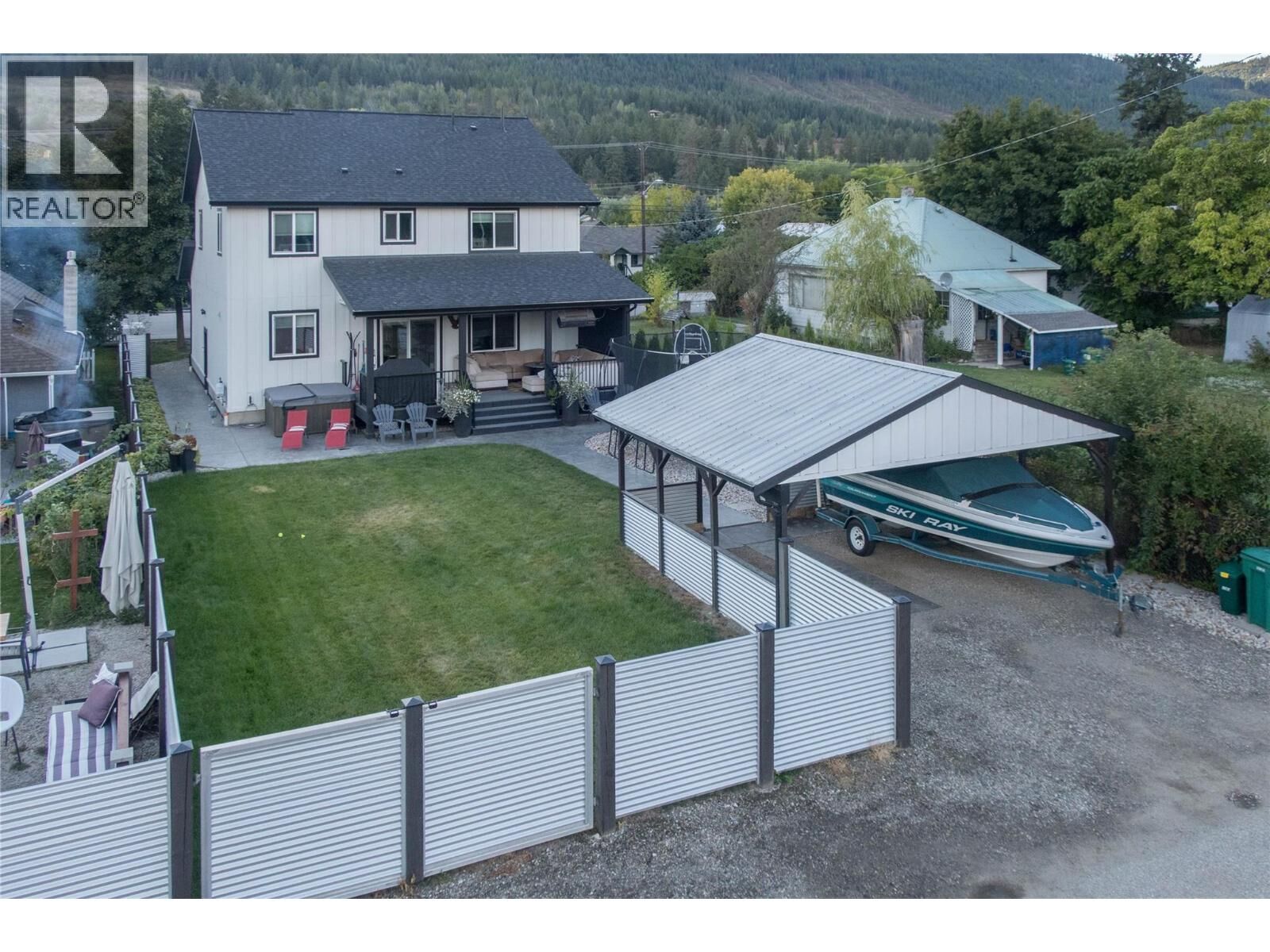 Property Photo: 2253 Shuswap Avenue BC V0E 2G0