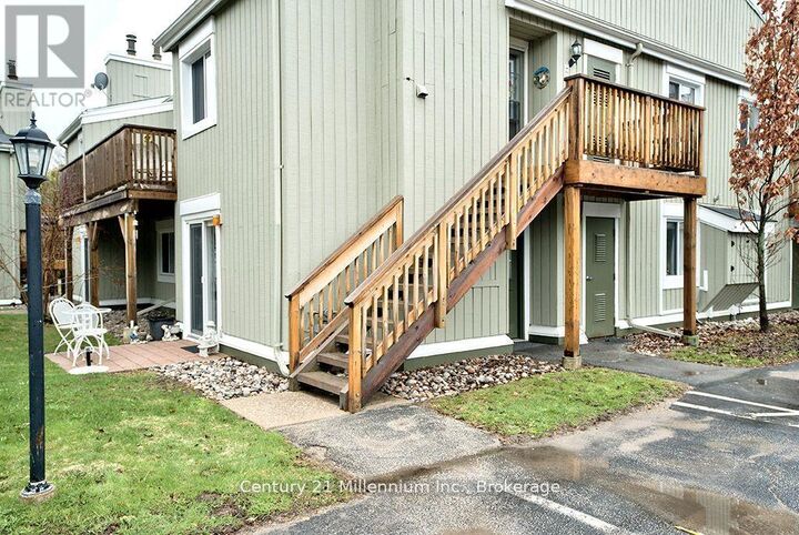 Property Photo:  15 Dawson Drive 6  ON L9Y 5B4 