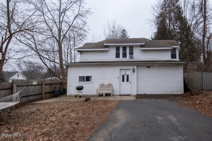 Property Photo: 7 Pinehurst Avenue NY 12203